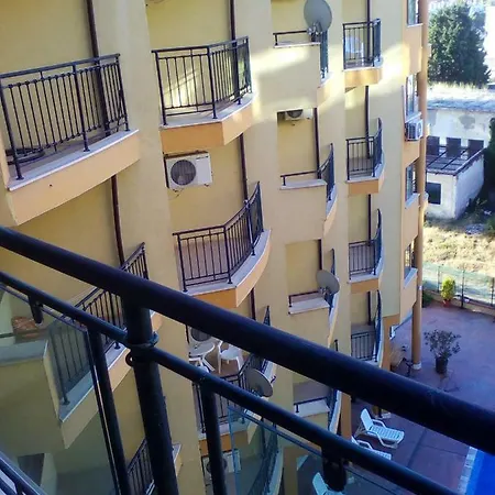Апартамент 2-Комн Апартаменты В Солнечном Берегу, Амадеус 5 *